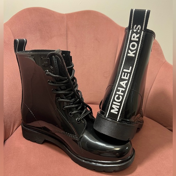 ✨ Michael Kors Black Combat Glossy Boots | New WOT | | Glossy Finish | Size 7 ✨ - Picture 11 of 15